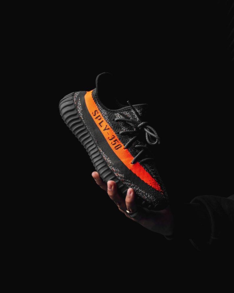 crepslocker_357637098_813652670336591_1507730630817910164_n Yeezy Boost 350 V2 "Carbon Beluga"